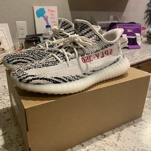 Authentic Yeezy Boost 350 v2 men’s size-10.5